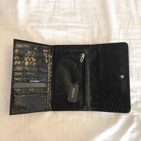 Guess Wallet - Picture 2 of 2